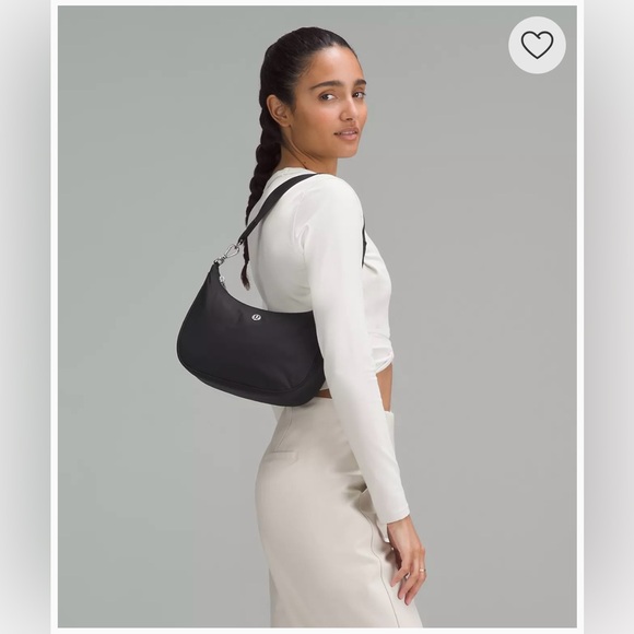 Lululemon Adjustable Mini Shoulder Bag 3L - Picture 4 of 5